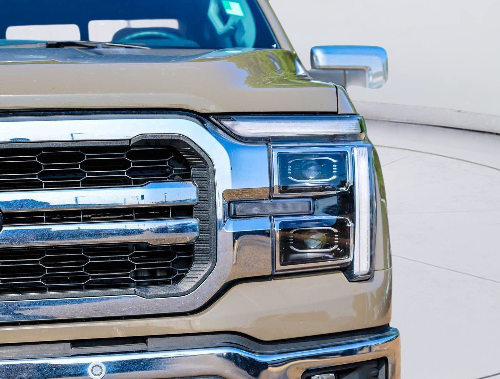 Used 2025 Ford F150 Lariat w/ Equipment Group 501A Mid AWD/4WD image 5