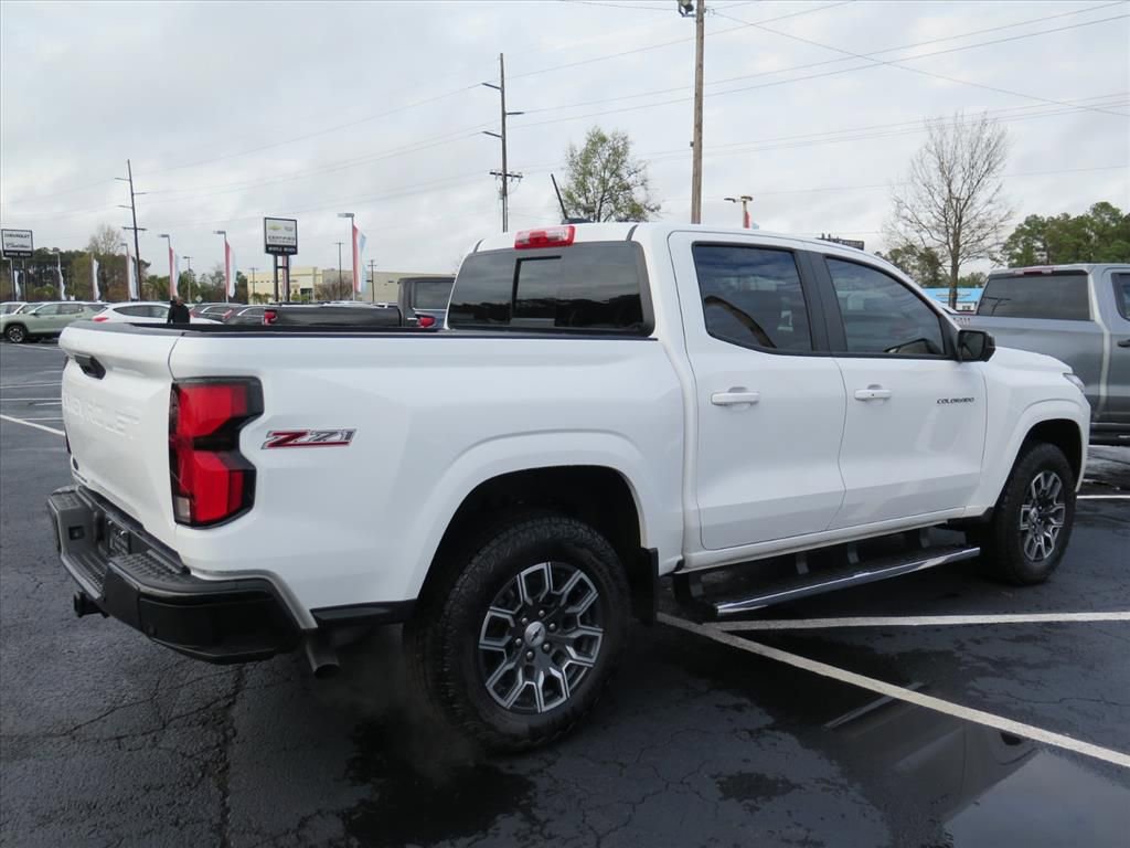 Used 2024 Chevrolet Colorado Z71 w/ Z71 Convenience Package 2 image 3