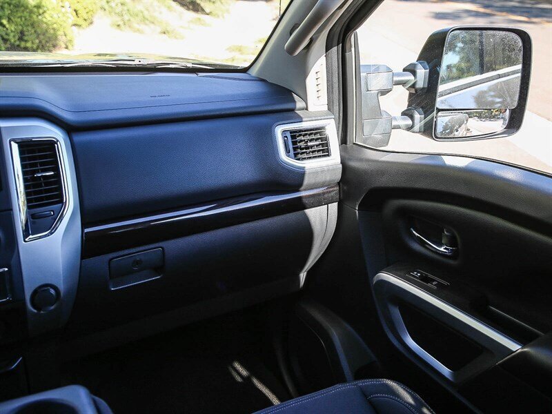 Used 2017 Nissan Titan SV RWD image 23