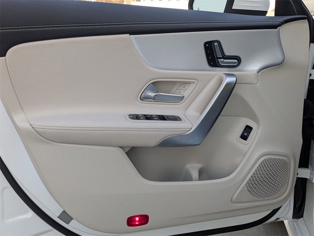 Used 2025 Mercedes-Benz CLA 250 image 11