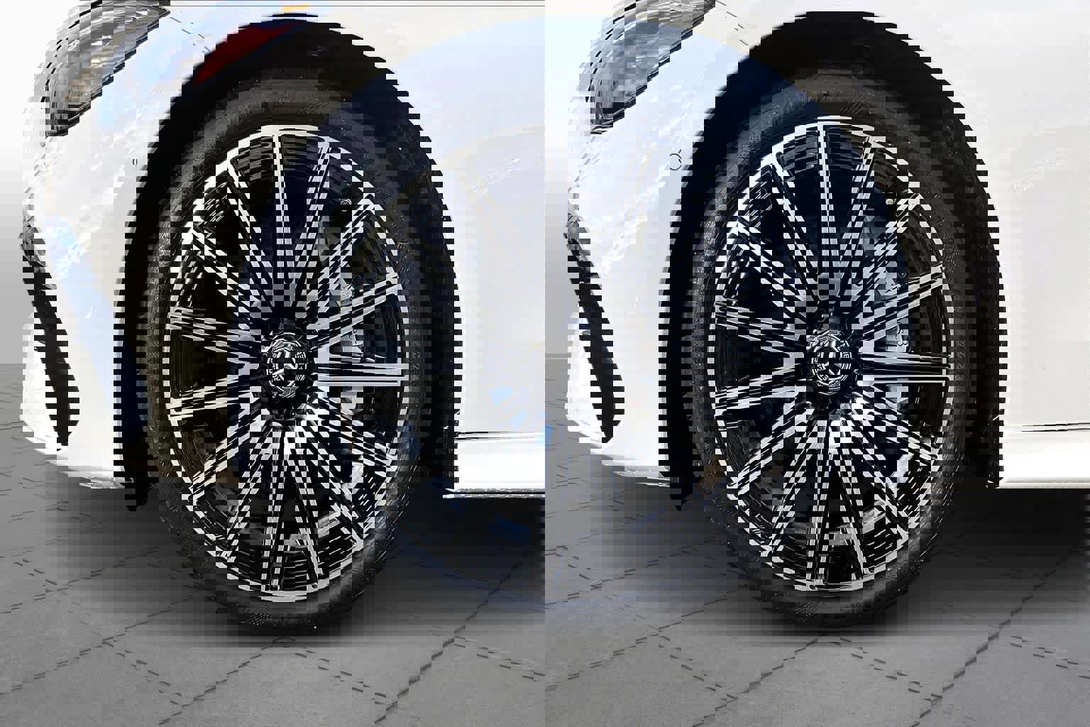 Used 2024 Mercedes-Benz CLE 450 4MATIC Cabriolet image 10