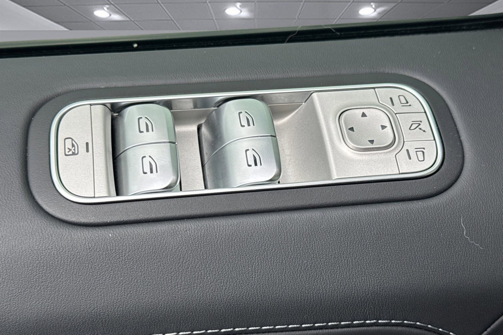 Used 2024 Mercedes-Benz G 550 image 12