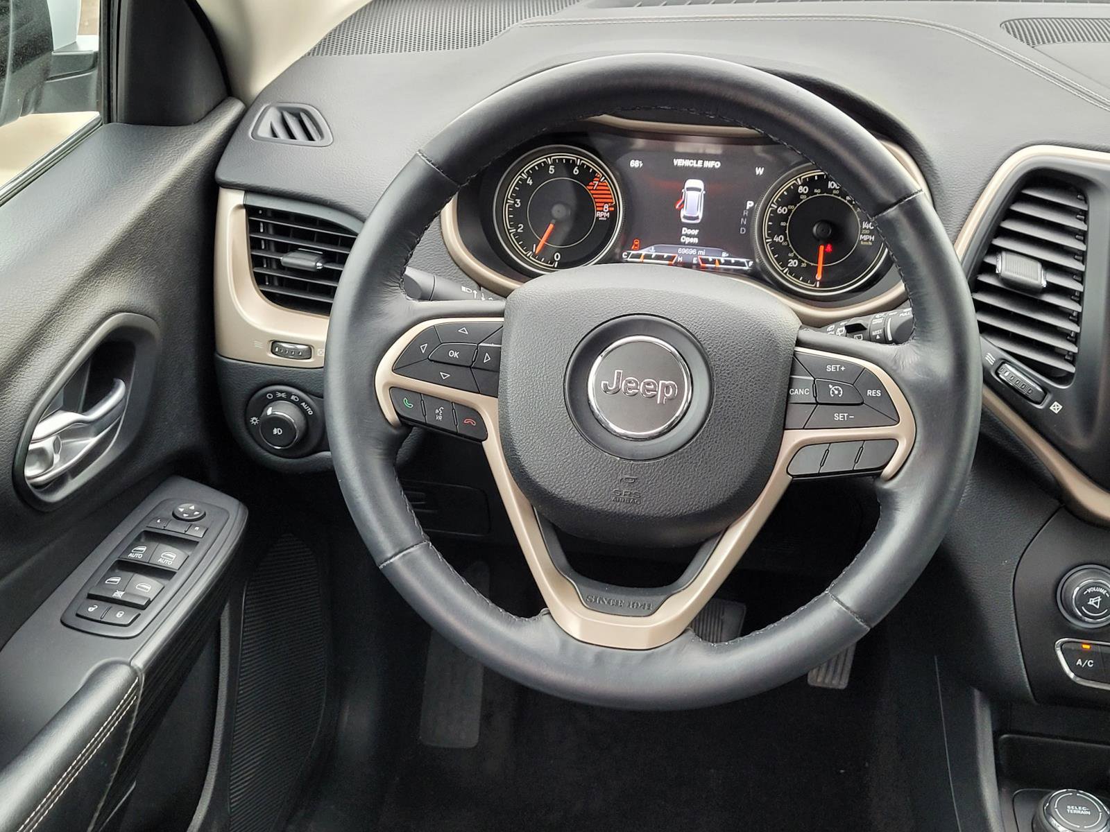 Used 2016 Jeep Cherokee Limited image 6