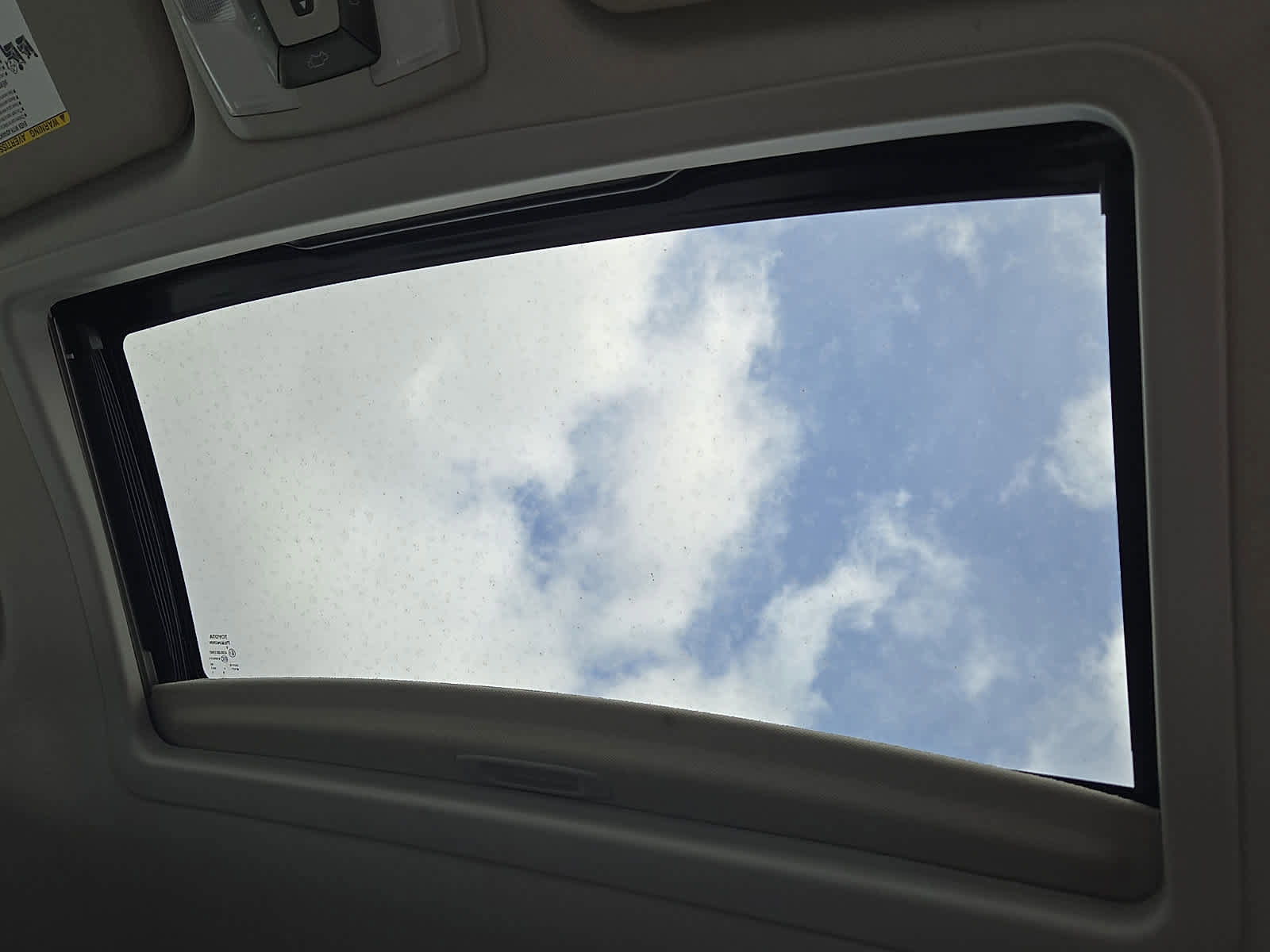 Used 2018 Toyota Sienna XLE FWD image 16