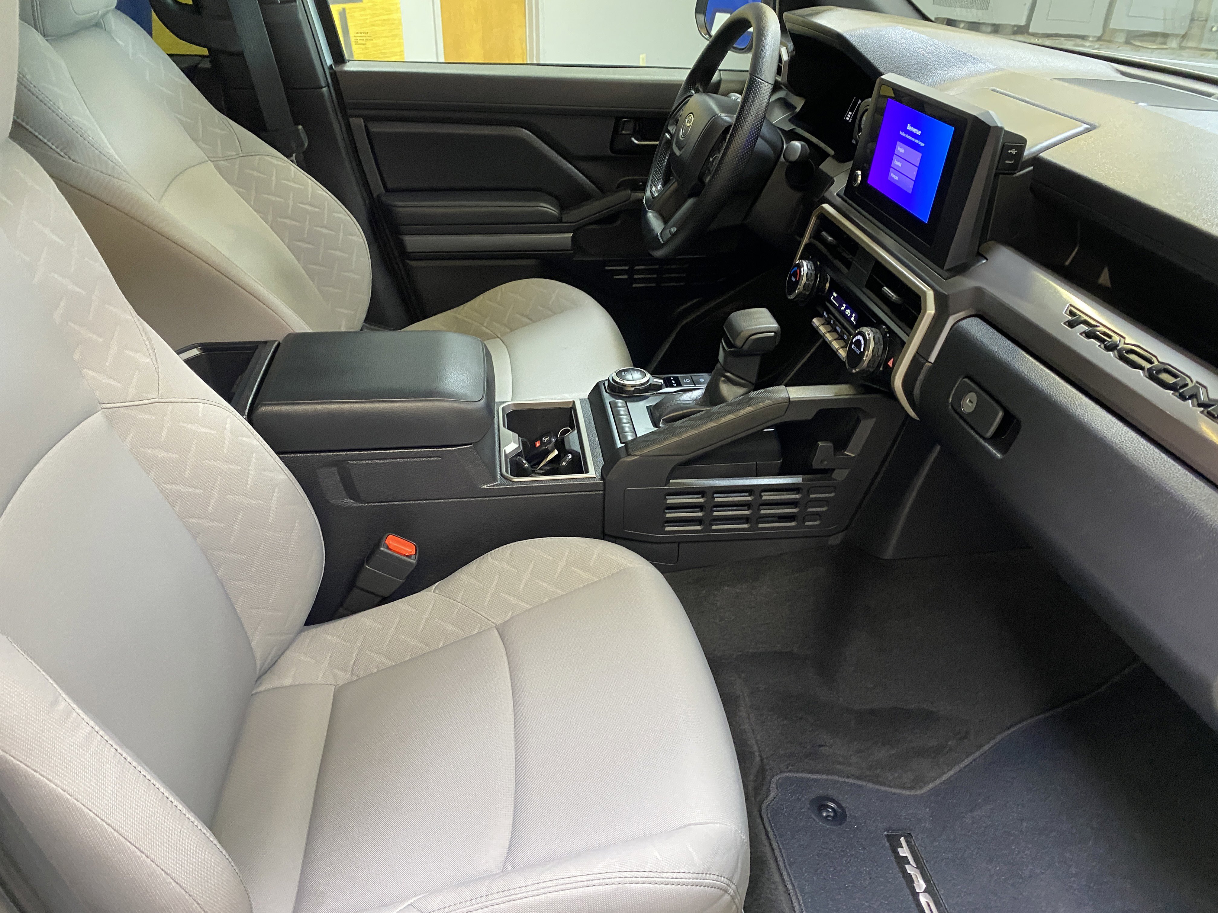Used 2025 Toyota Tacoma SR5 image 26