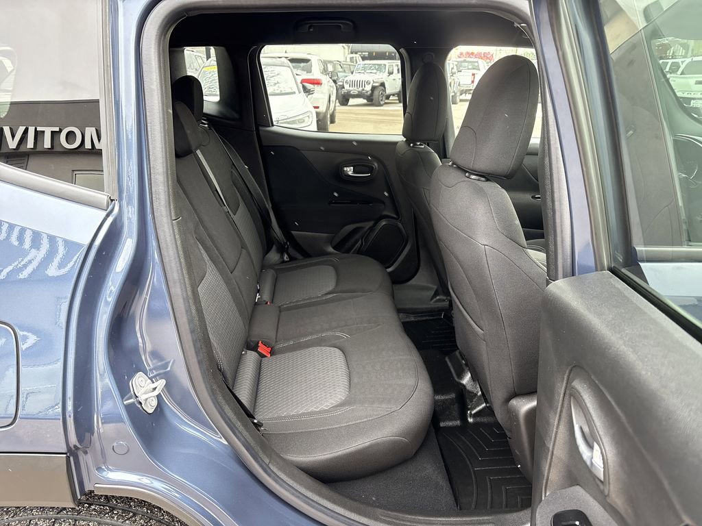 Used 2021 Jeep Renegade Latitude image 28