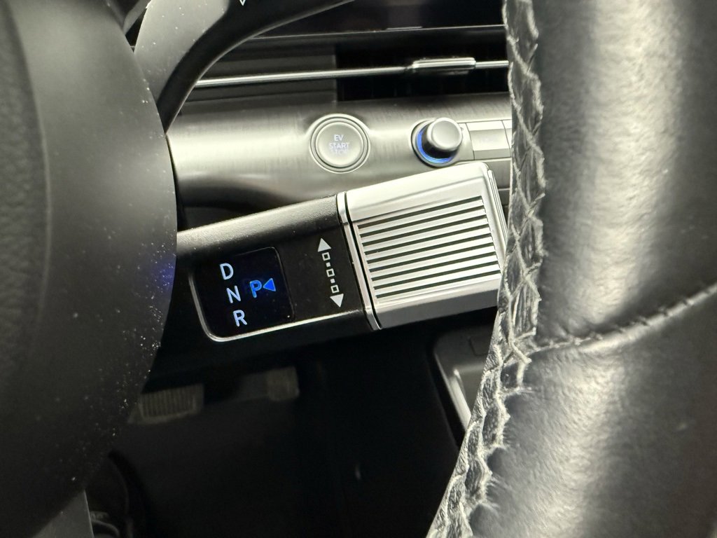 Used 2025 Hyundai Kona Limited image 33