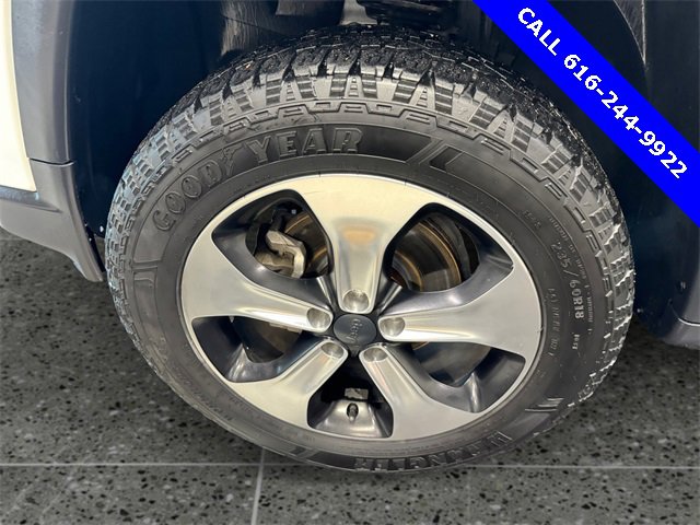 Used 2018 Jeep Compass Latitude w/ Cold Weather Group image 24