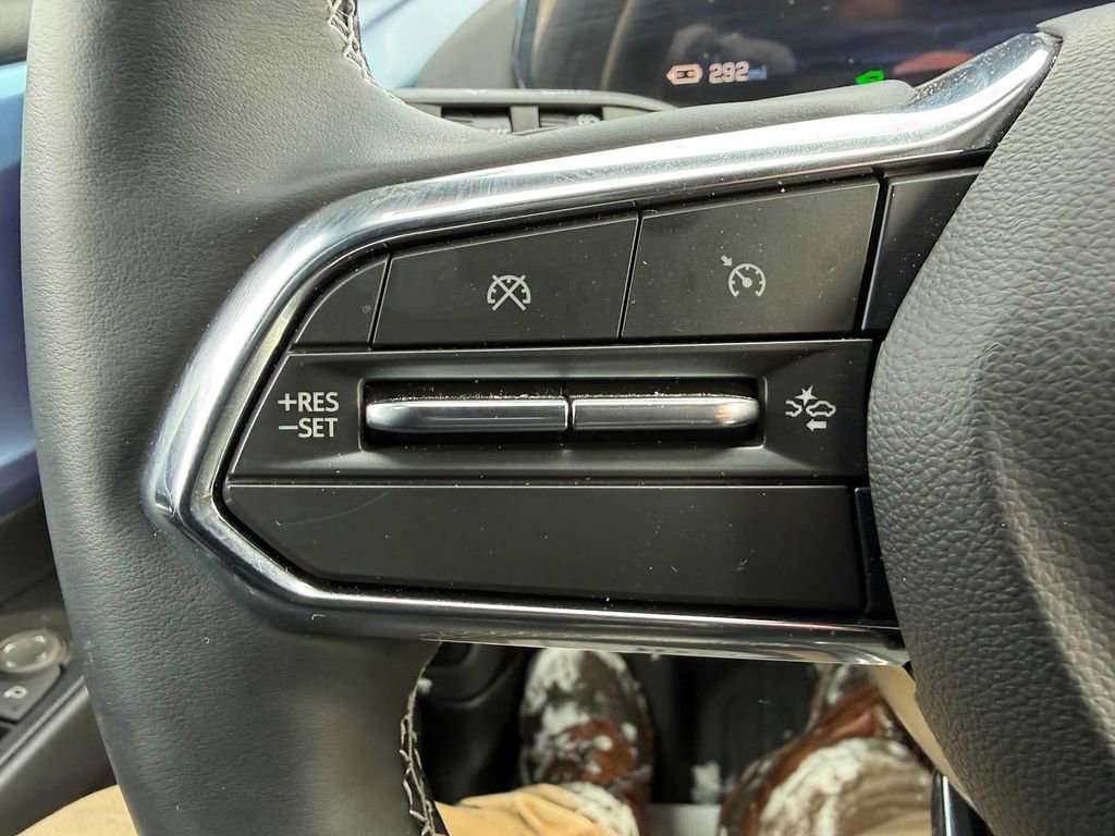 Used 2025 Chevrolet Equinox EV LT w/ Convenience Package image 41