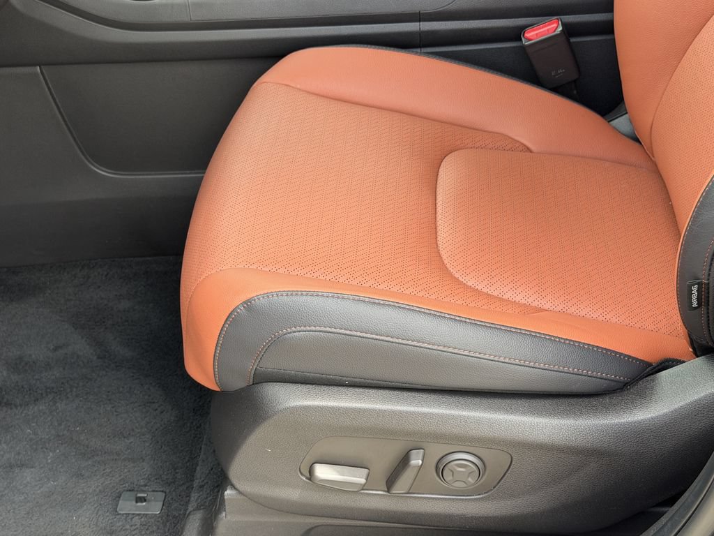 Certified 2026 Kia Carnival SX FWD image 25