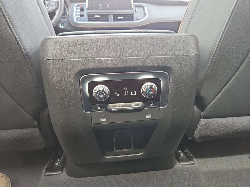 Used 2024 GMC Yukon AT4 w/ AT4 Premium Package image 18
