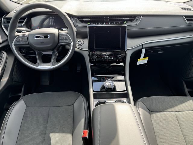 New 2025 Jeep Grand Cherokee Altitude w/ MOPAR Finishing Package image 9