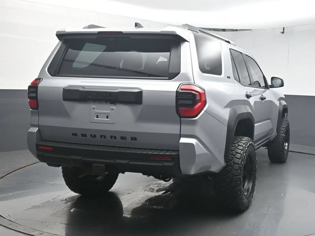 Used 2025 Toyota 4Runner SR5 AWD/4WD image 7