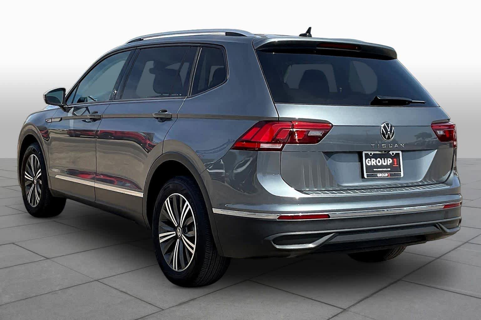 Used 2024 Volkswagen Tiguan Wolfsburg Edition FWD image 12