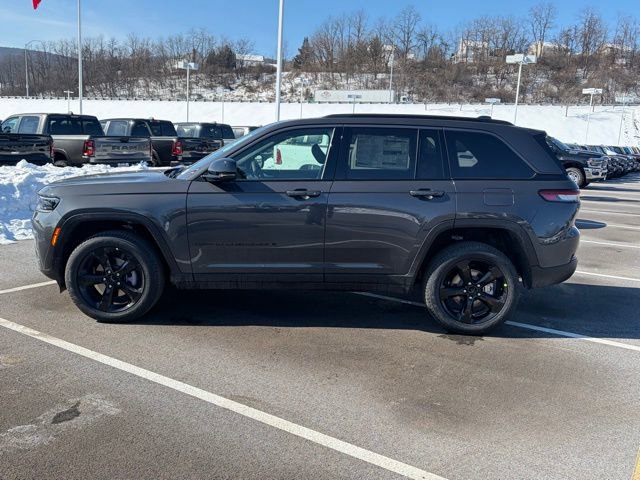 New 2026 Jeep Grand Cherokee Limited w/ Limited Altitude Package image 4