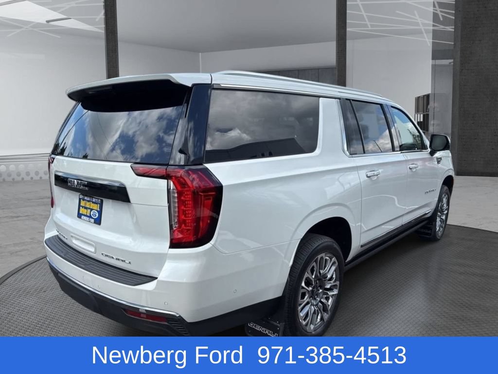 Used 2024 GMC Yukon XL Denali Ultimate AWD/4WD image 5