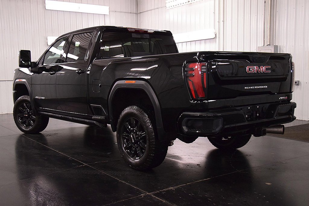 Used 2024 GMC Sierra 2500 AT4 w/ AT4 Premium Plus Package image 5