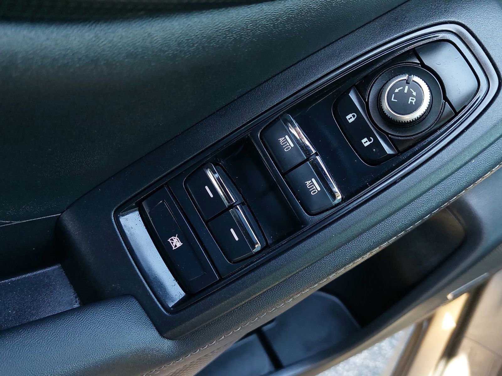 Used 2020 Subaru Forester Limited image 27