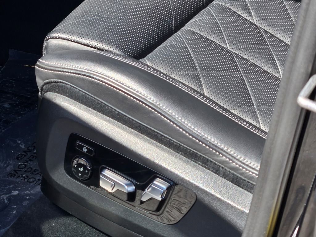 Used 2023 BMW X7 xDrive40i image 35