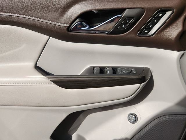 Used 2023 GMC Acadia SLT w/ Preferred Package image 23