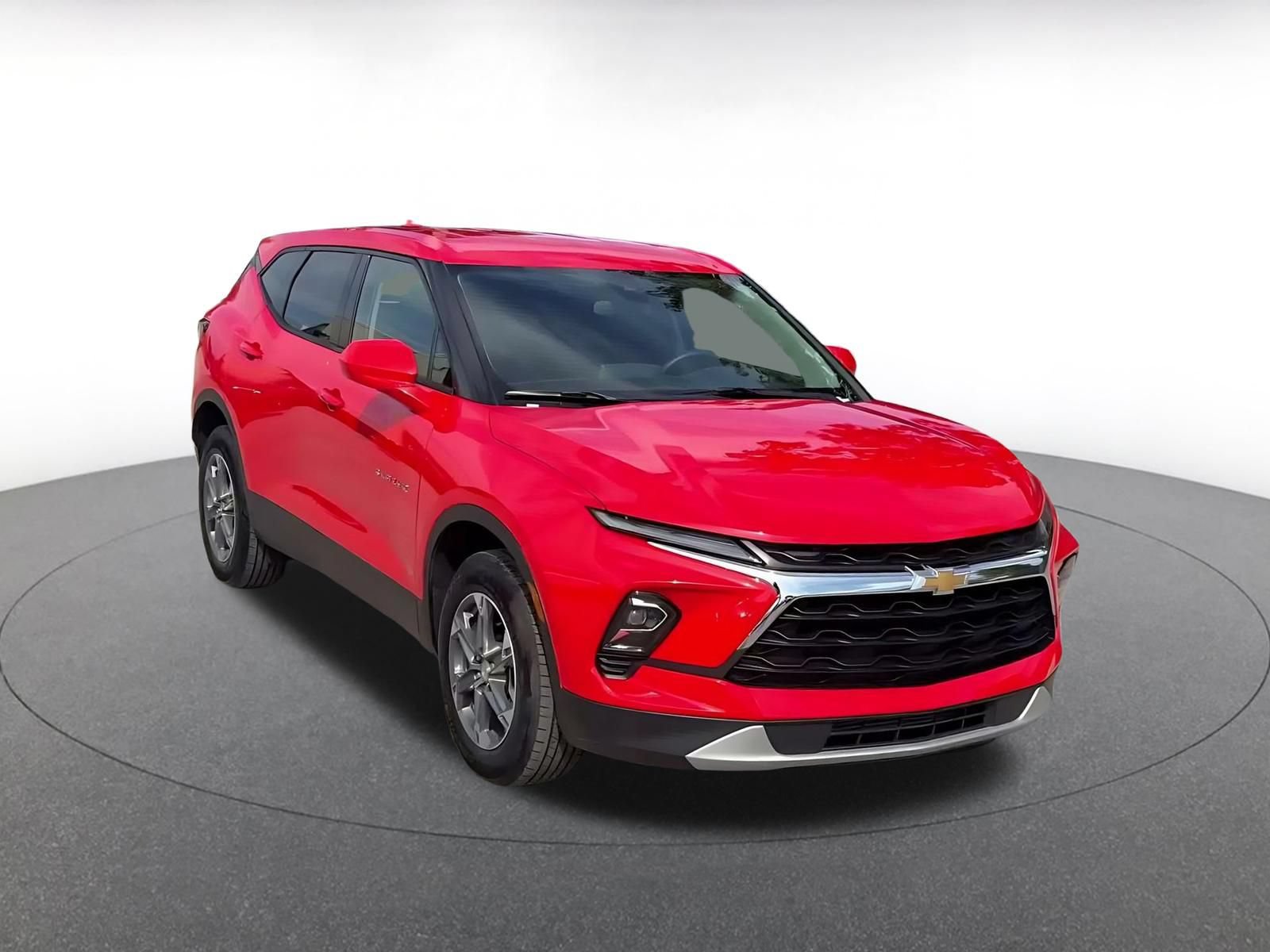 Used 2026 Chevrolet Blazer LT AWD/4WD image 3