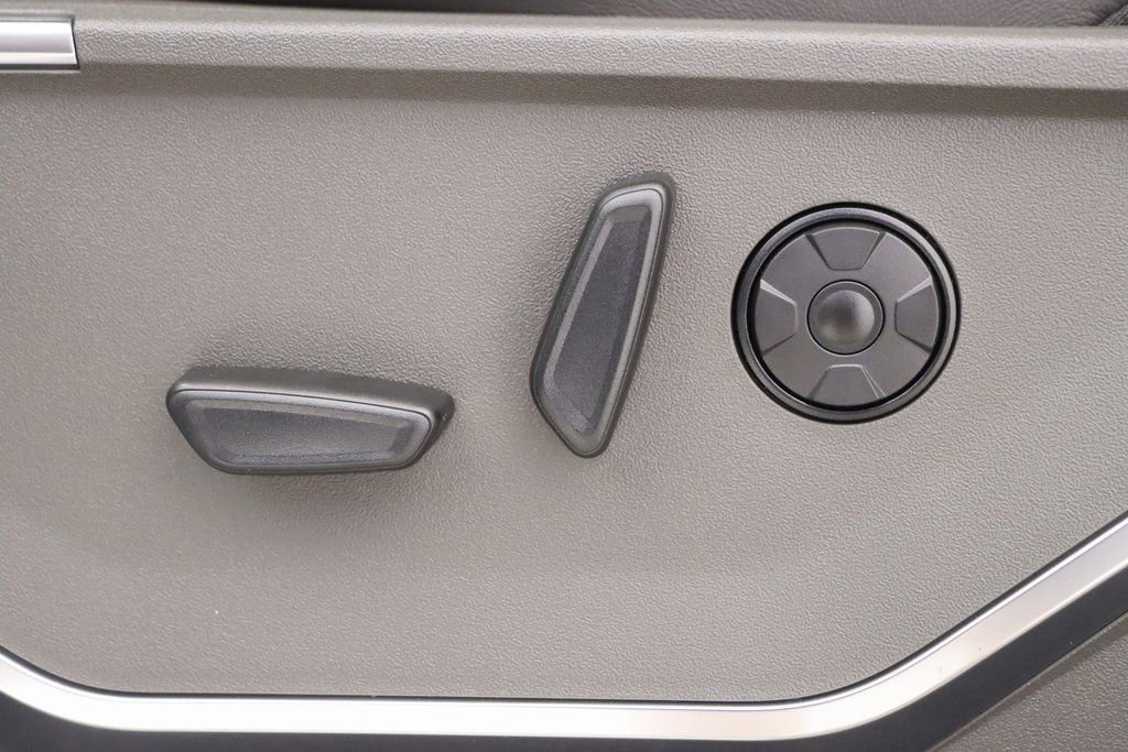 New 2026 Ford F450 Platinum w/ Platinum Plus Package image 13