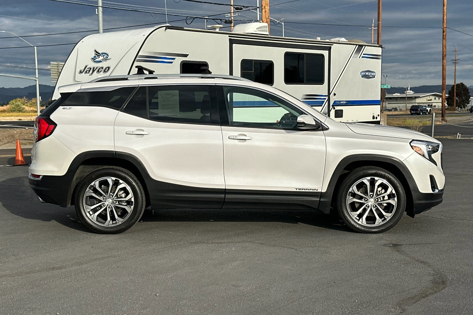 Used 2020 GMC Terrain SLT w/ Preferred Package image 3