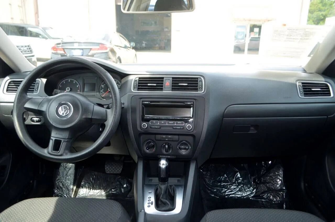 Used 2014 Volkswagen Jetta S image 40