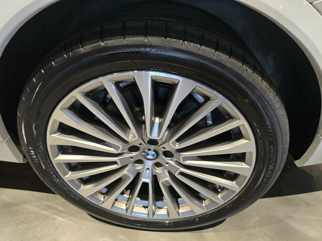 Used 2021 BMW X7 xDrive40i w/ Premium Package AWD/4WD image 45