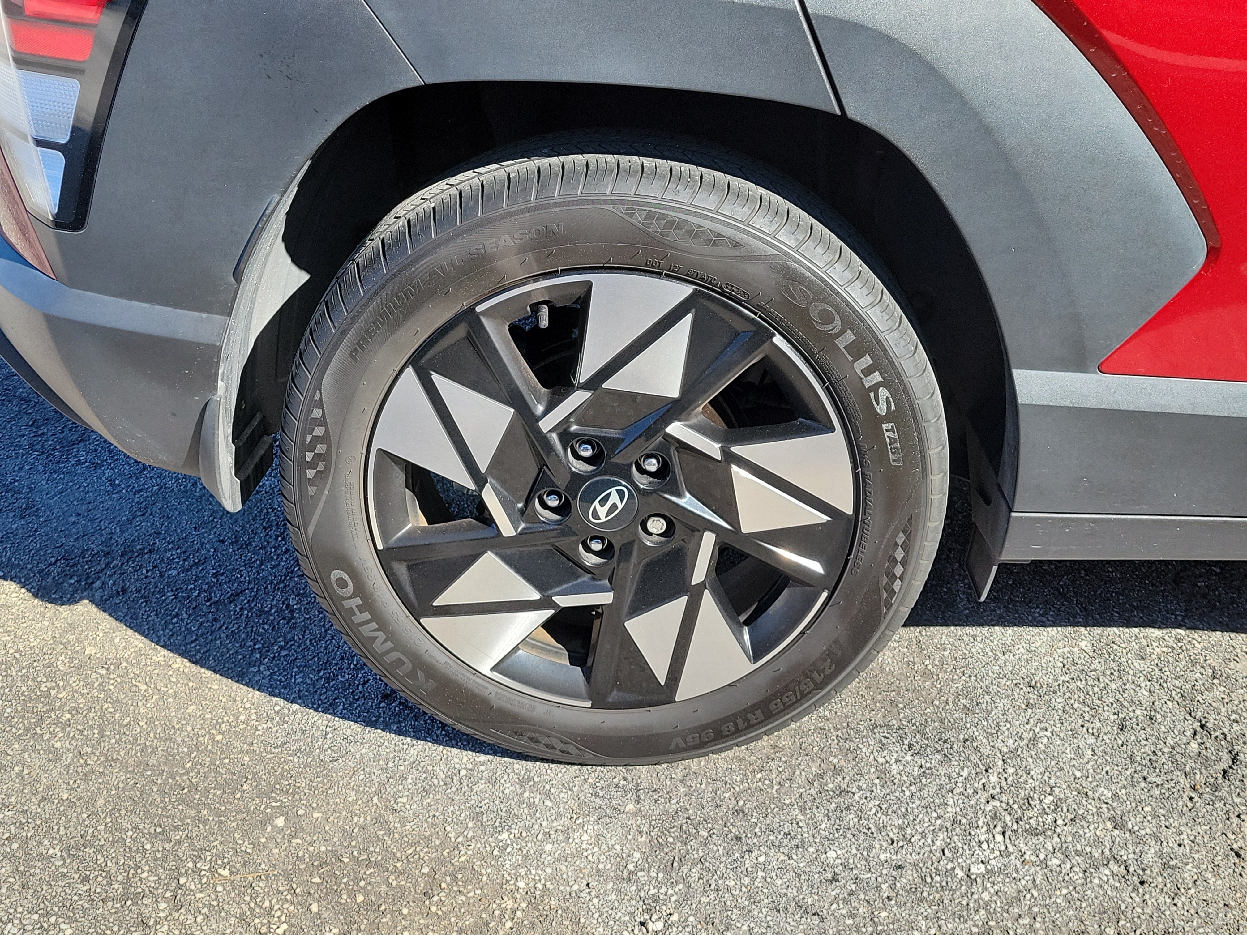 Used 2024 Hyundai Kona SEL w/ Convenience Package FWD image 8