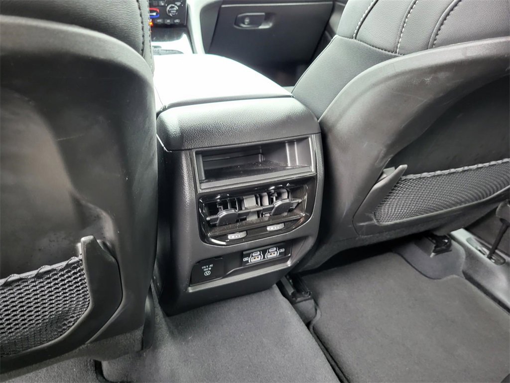 Used 2023 Jeep Grand Cherokee Altitude image 15