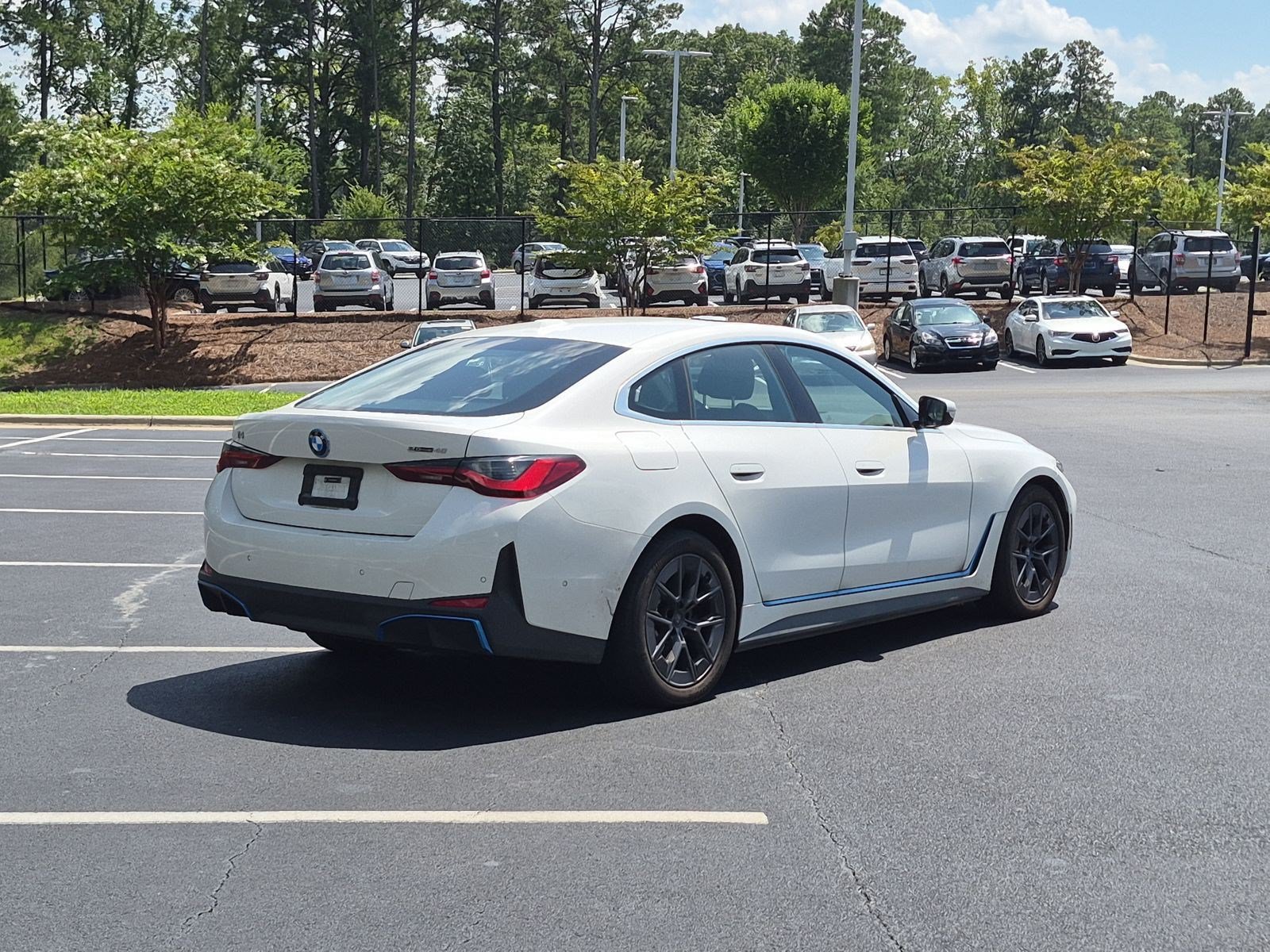 Used 2023 BMW i4 eDrive40 RWD image 10