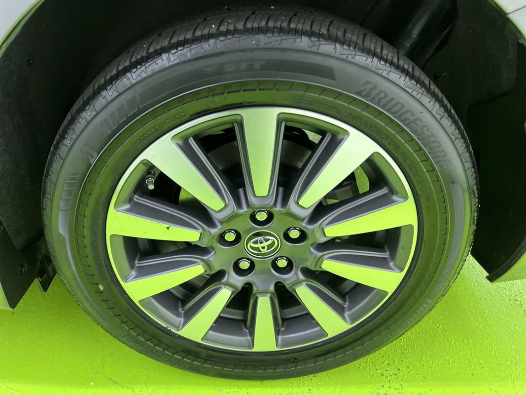 Used 2018 Toyota Sienna XLE w/ XLE Navigation Package AWD/4WD image 15