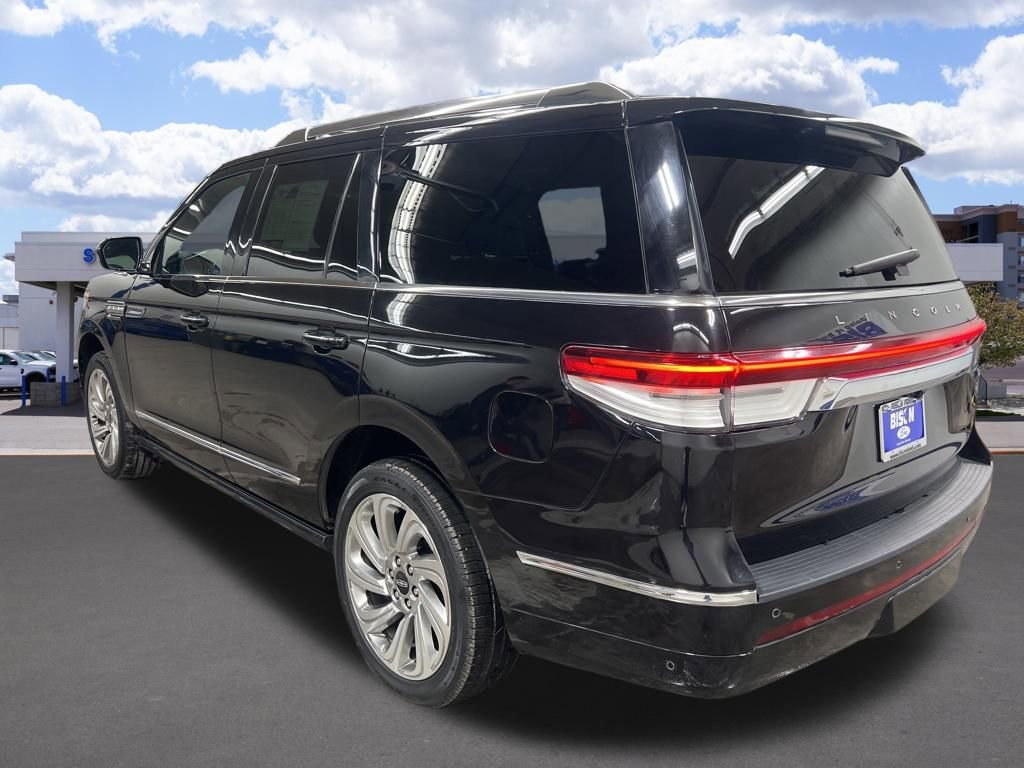 Used 2024 Lincoln Navigator Reserve image 5
