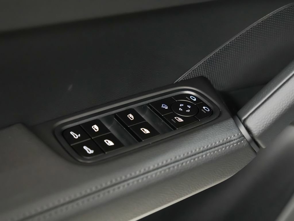 New 2026 Porsche Cayenne Coupe image 21