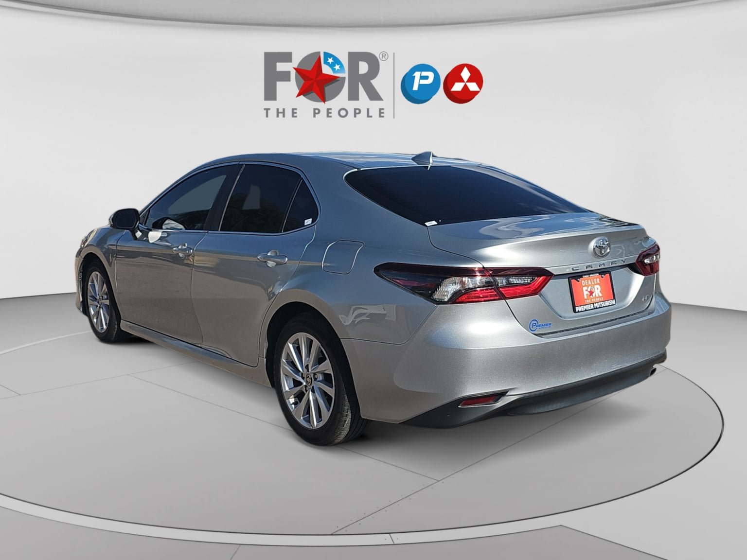 Used 2021 Toyota Camry LE FWD image 3