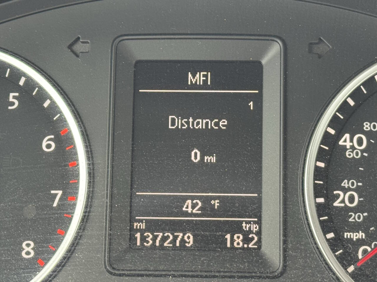 Used 2017 Volkswagen Tiguan S image 16