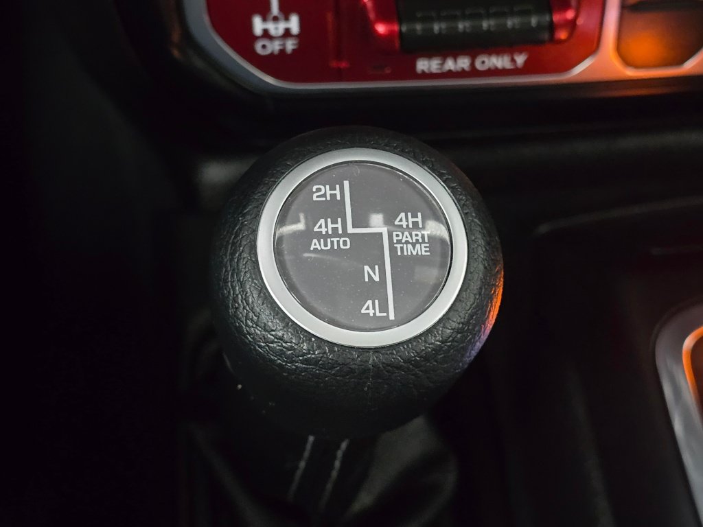 Used 2024 Jeep Wrangler Unlimited AWD/4WD image 45