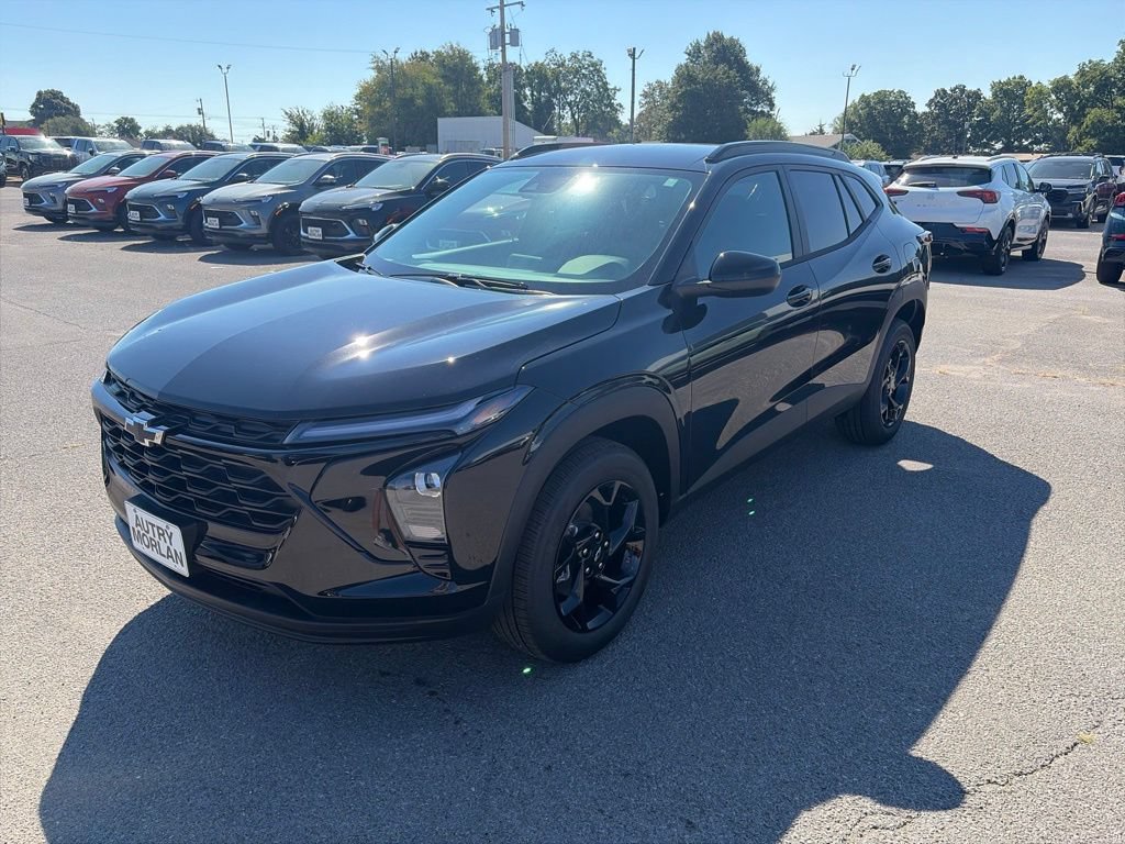 New 2026 Chevrolet Trax LT w/ Driver Confidence Package FWD image 2