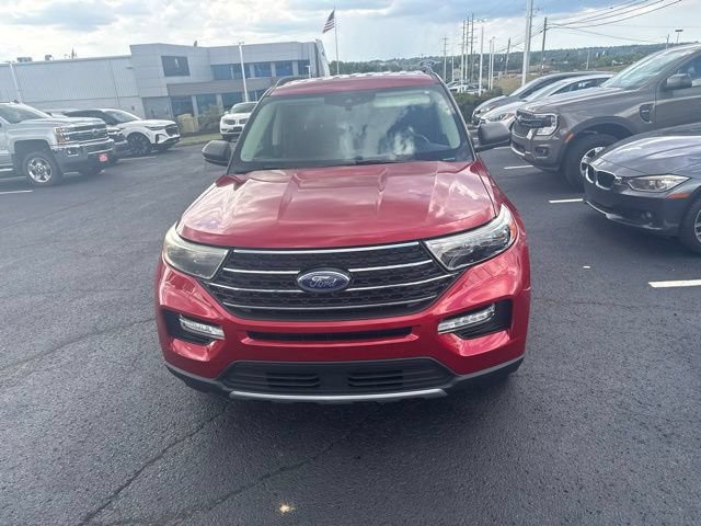 Used 2020 Ford Explorer XLT w/ Equipment Group 202A AWD/4WD image 2
