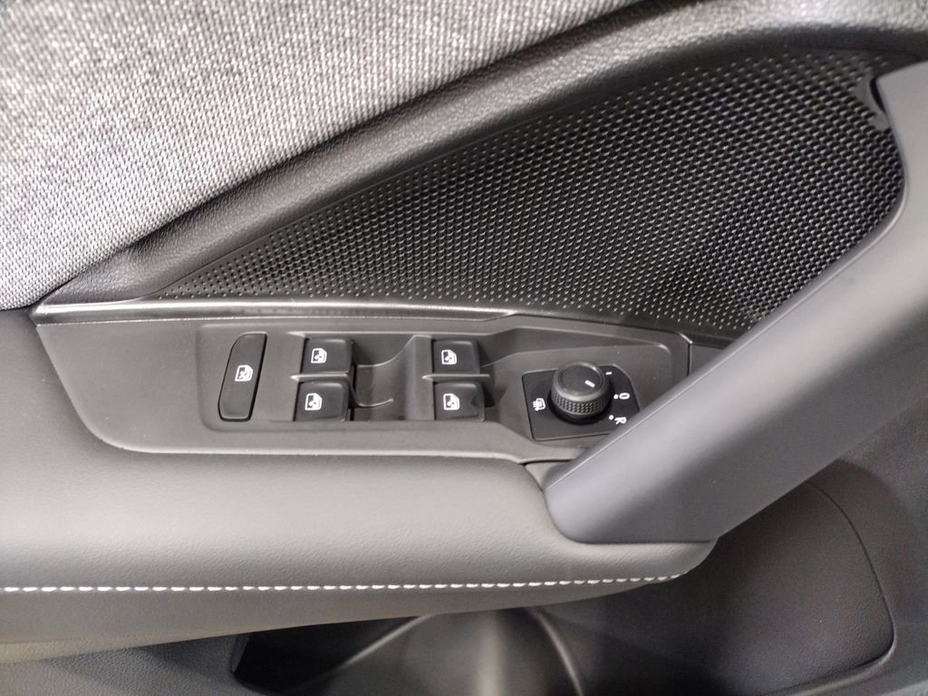 New 2025 Volkswagen Tiguan S image 18