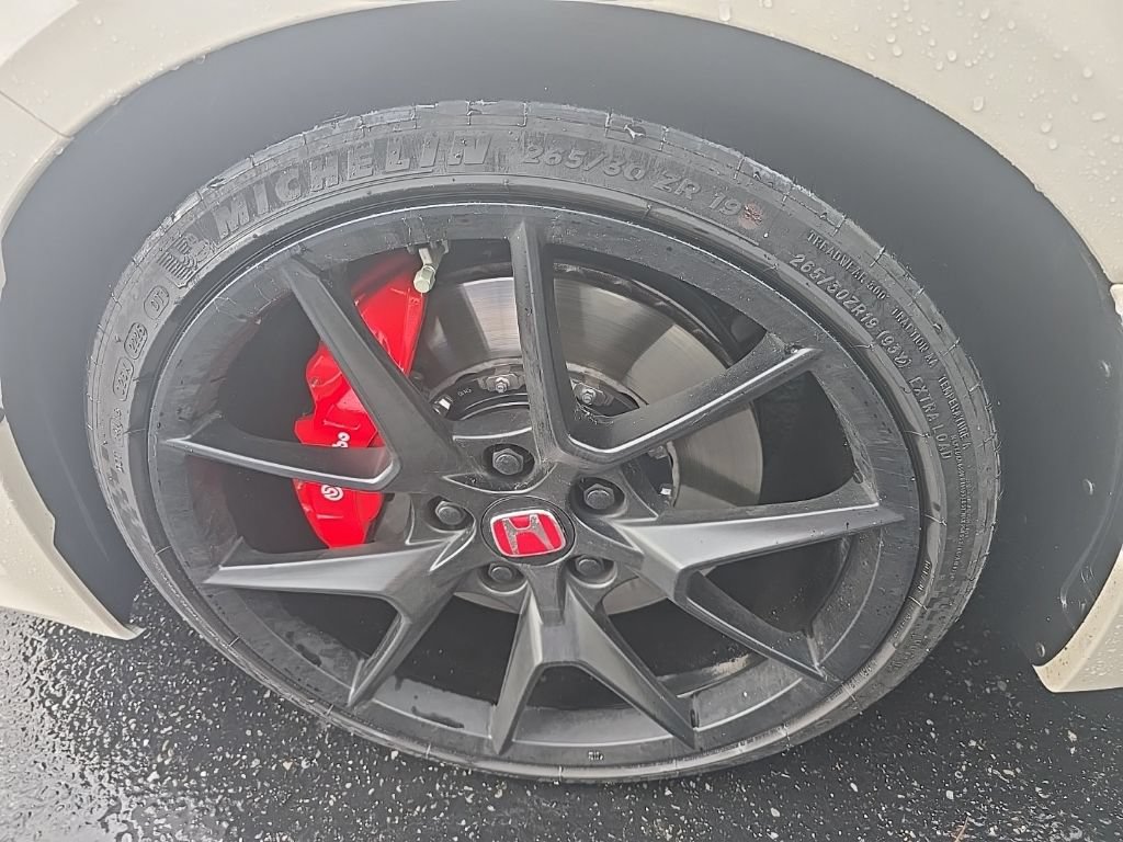 Used 2025 Honda Civic Type R video 3