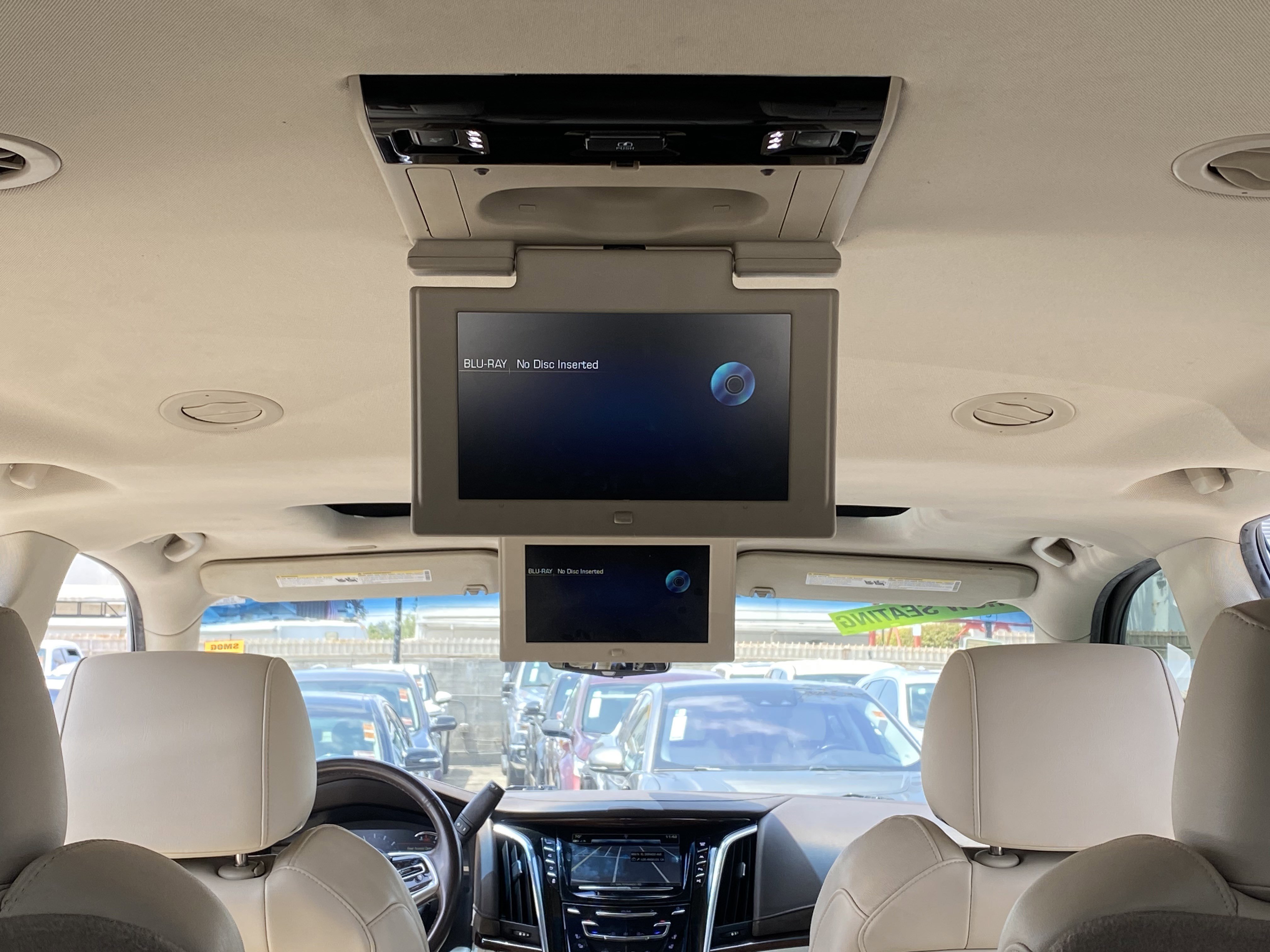 Used 2017 Cadillac Escalade ESV Premium Luxury RWD image 23