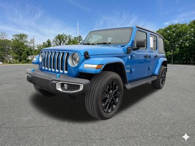 Used 2023 Jeep Wrangler Unlimited Sahara w/ Cold Weather Group AWD/4WD image 4