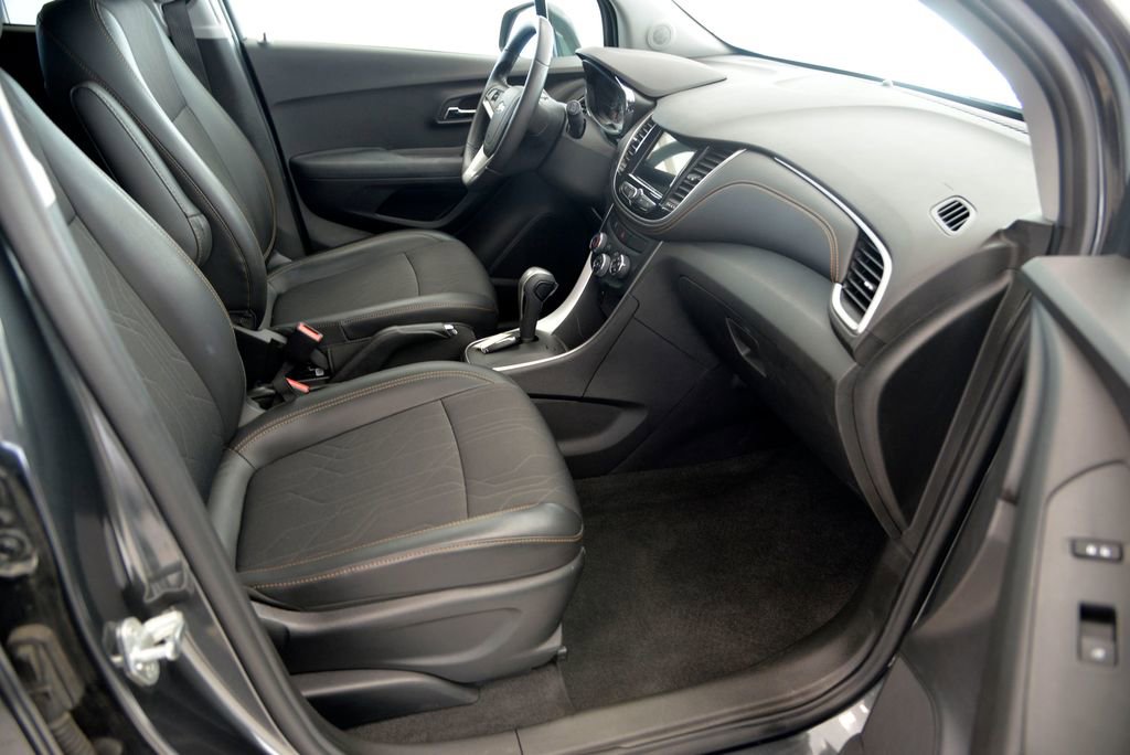Used 2019 Chevrolet Trax LT w/ Driver Confidence Package image 29
