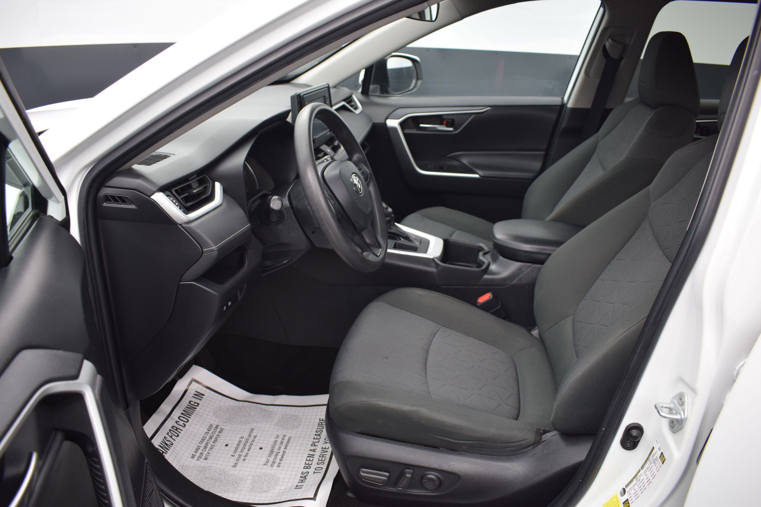 Used 2022 Toyota RAV4 XLE FWD image 13