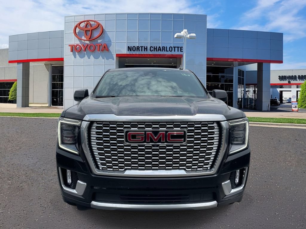 Used 2024 GMC Yukon XL Denali w/ Denali Reserve Package AWD/4WD image 3