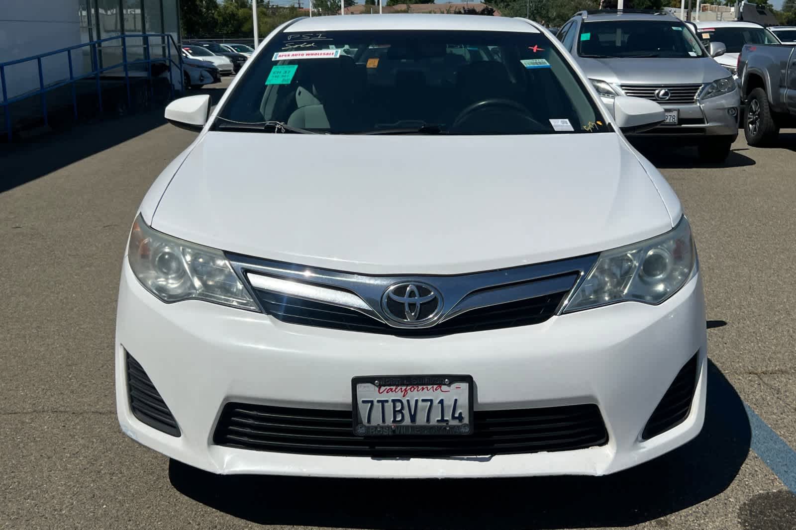 Used 2014 Toyota Camry LE FWD image 2