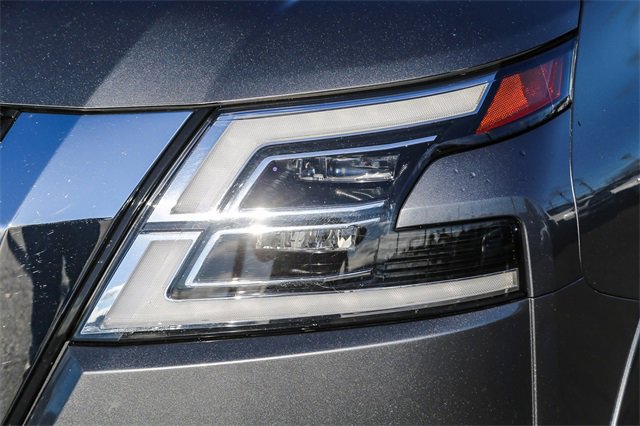 Used 2022 Nissan Armada SL w/ Captain's Chairs Package image 5