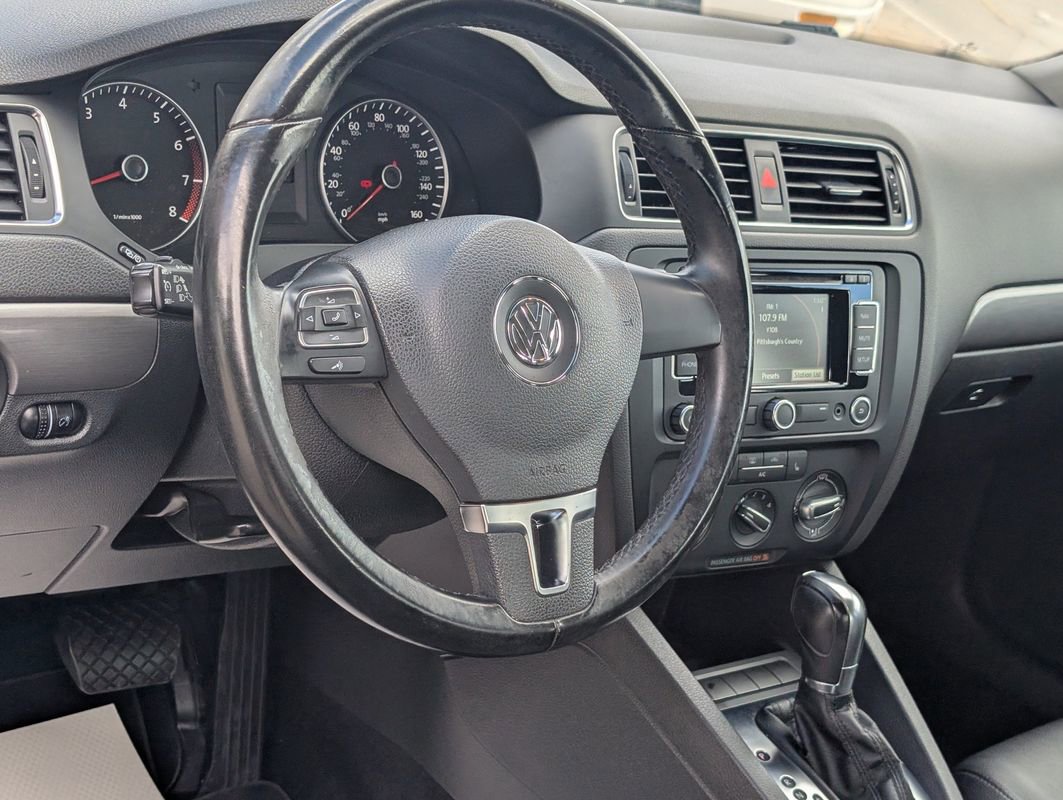 Used 2013 Volkswagen Jetta SEL FWD image 33